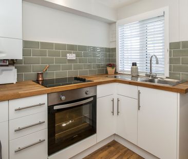 Albert Cottages, Clewer Hill Road, Windsor, SL4 - Photo 5
