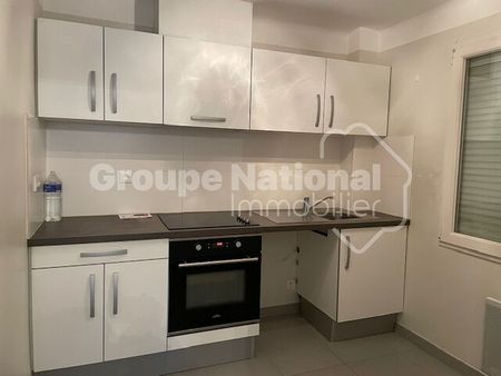 Appartement de type 2/3 en rdc sur ROGNAC avec Balcon, - Photo 2