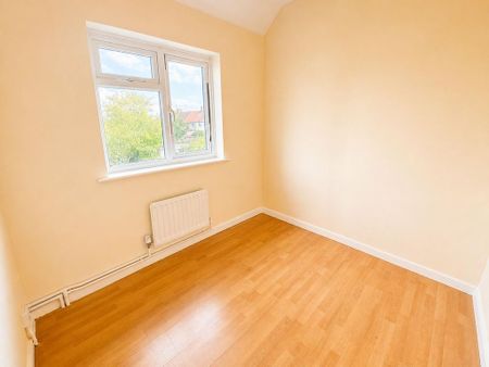 3 bedroom terraced house to rent - Photo 2