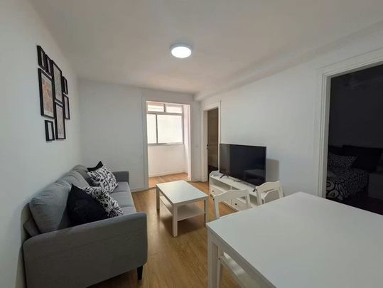 Carrer de les Aigües del Llobregat, L'Hospitalet de Llobregat, Catalonia - Photo 1