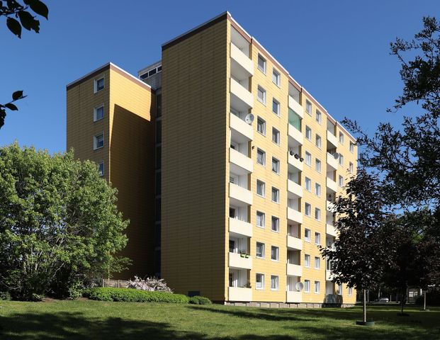 Ihr neues Zuhause ! Schöne 3 Zimmer- Wohnung - Mindestalter von 50 Jahren erforderlich //4.OG Whg. 6 - Photo 1