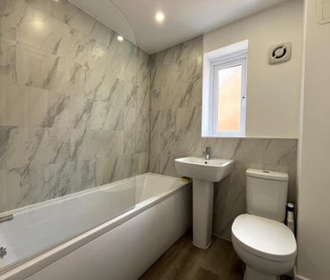 2 bedroom semi-detached house to rent - Photo 6