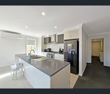 21 Middleton Road, Armstrong Creek, Vic 3217 - Photo 6