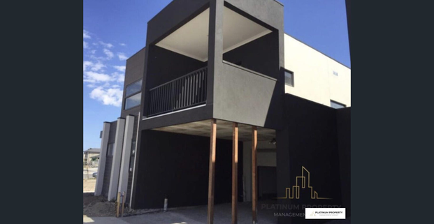 Contemporary FOUR Bedroom Townhouse in a GREAT Location! Located of Captain Street, Officer VIC 3809! - Photo 1