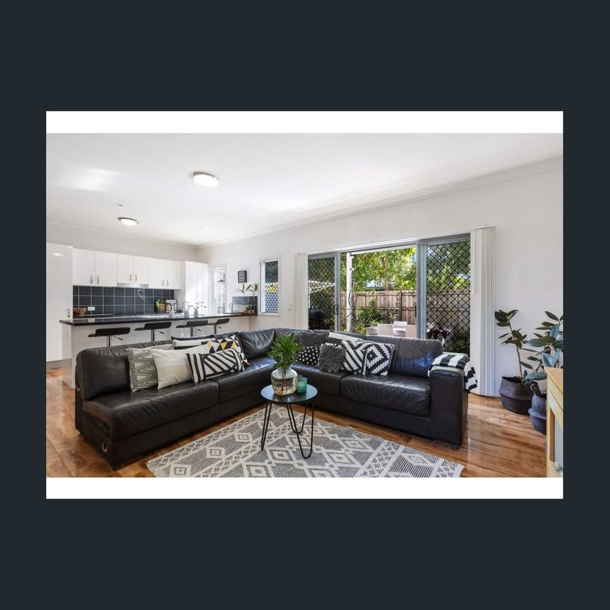 Open Plan 4 Bedroom Townhouse - Photo 1