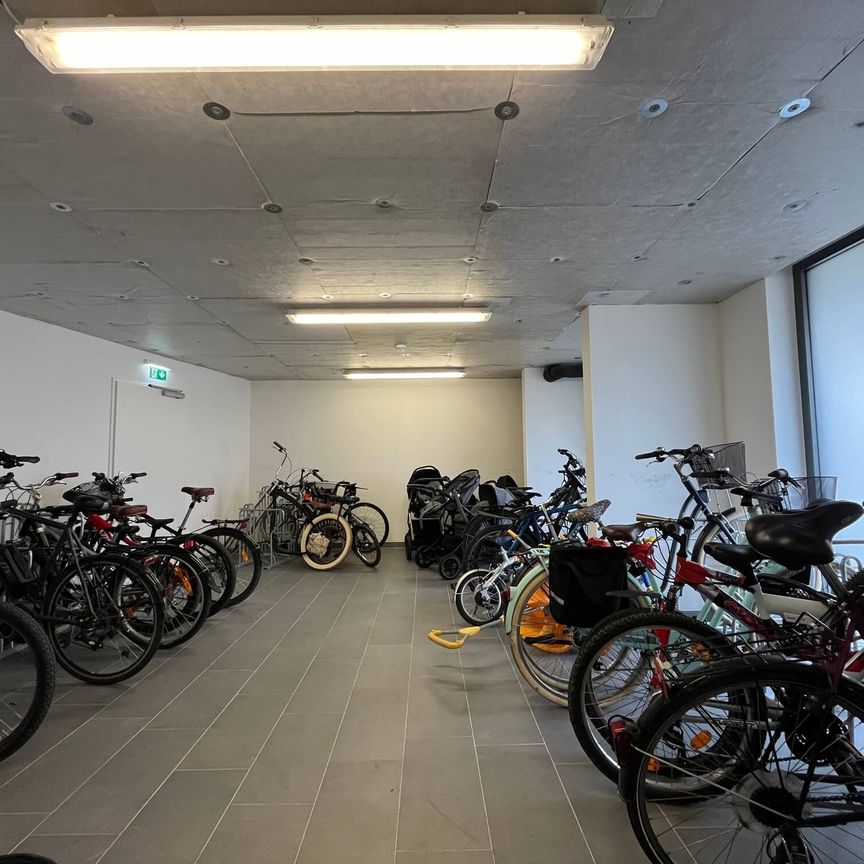 1. Monat mietfrei: Geräumige, vollmöblierte 3-Zimmerwohnung mit Terrasse und Klimaanlage nahe Floridsdorf Bahnhof - Photo 1