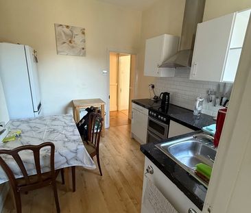 2 Bed Flat, Wellesley Road, IG1 - Photo 3