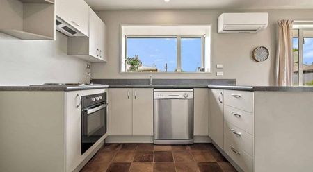 Comfort in Russley - Photo 3