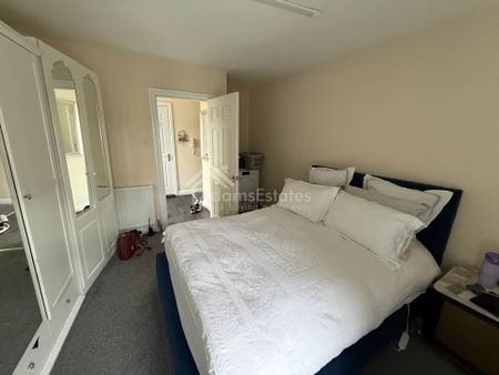 Price £750 pcm - Available Now - Unfurnished - Photo 3