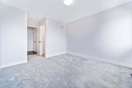 For Lease - 16 Alan Williams Trail, Uxbridge, Ontario - Photo 2