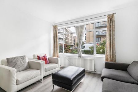 4 bedroom end of terrace house to rent - Photo 2