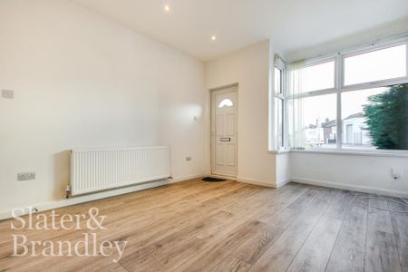 3 bedroom terraced house to rent - Photo 3