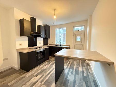 2 bedroom terraced house to rent - Photo 3