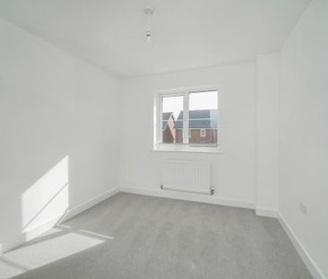 3 bedroom semi-detached house to rent - Photo 3