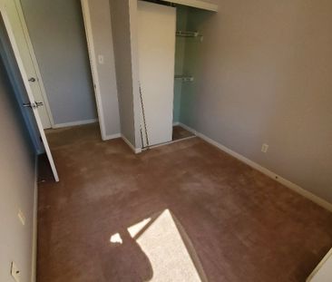 For Lease - 136 Aspen Springs Drive Unit# 101, Clarington, Ontario - Photo 4