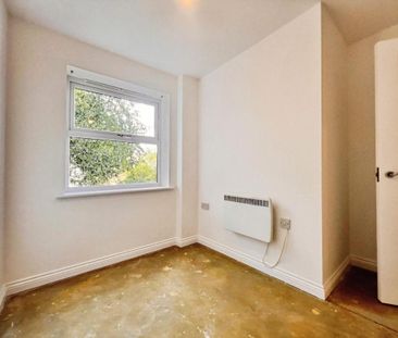 Calcutta Road, Tilbury, RM18 - Photo 6