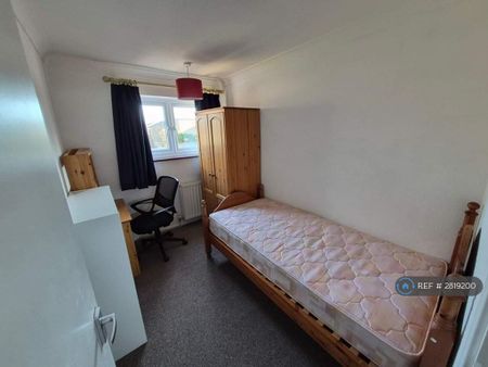 3 bedroom terraced house to rent - Photo 4