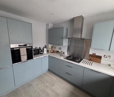 2 bedroom semi-detached house to rent - Photo 5