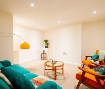 1 bedroom in a house share to rent - Photo 2