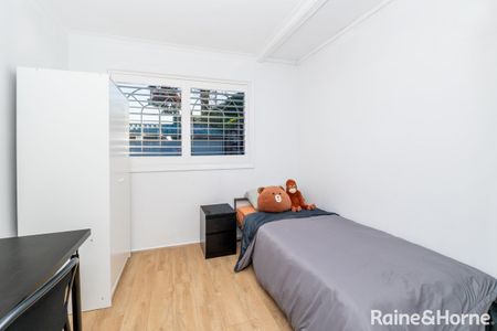 Charming 3-Bedroom Home for Lease in Five Dock - Photo 5