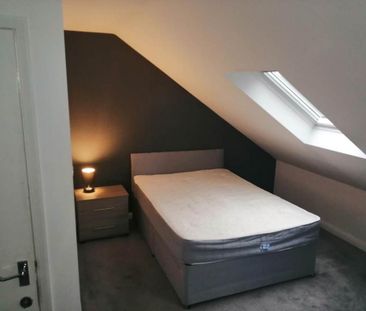 1 bedroom in a house share to rent - Photo 2