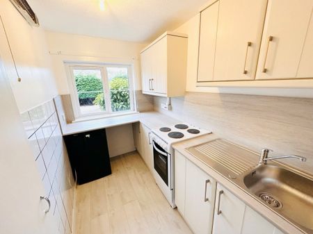 New Road, Skewen, NEATH - Photo 3