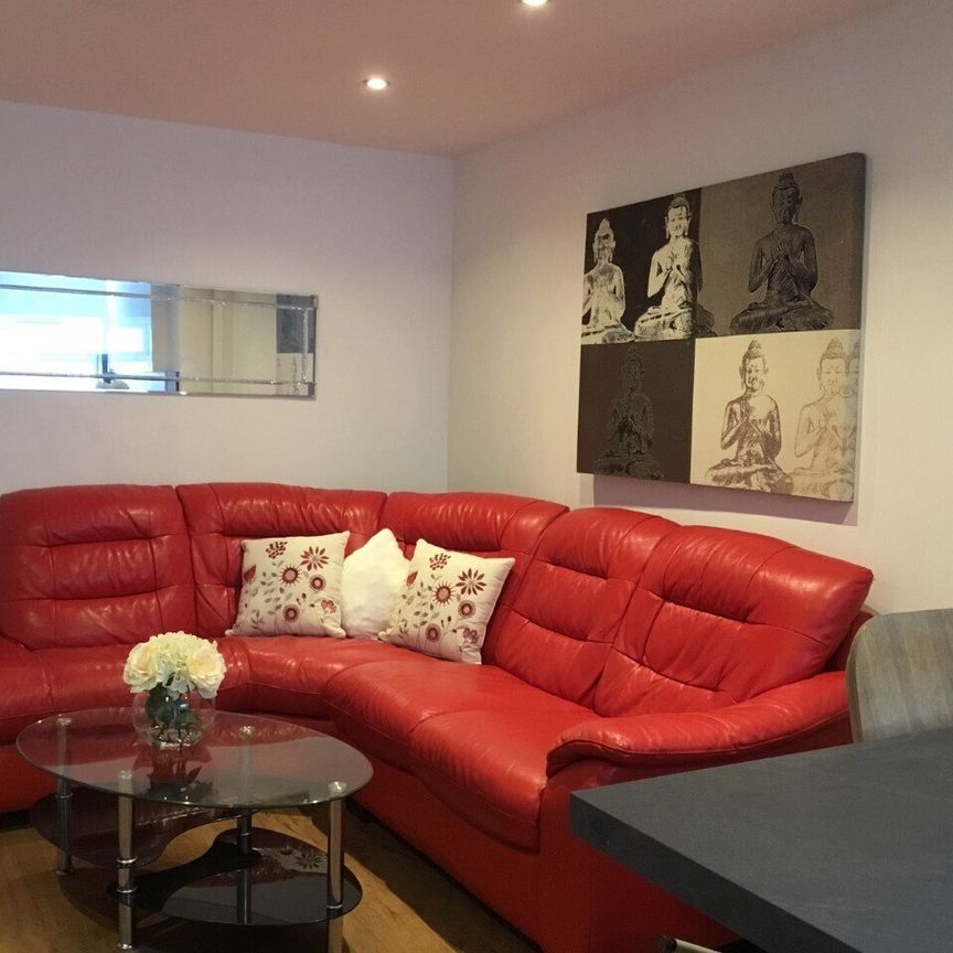 6 bedroom house to rent - Photo 1