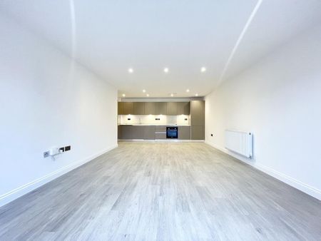 2 bedroom flat to rent - Photo 2