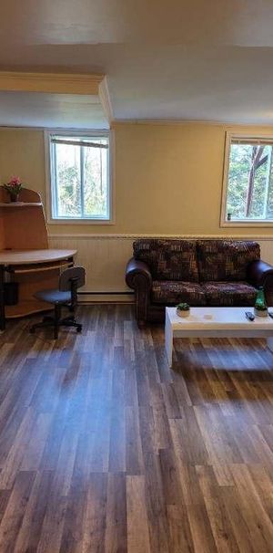 CHAMBRE À LOUER À SAINT-AGATHE-DES-MONTS,PRES DE TOUT LES SERVICES. - Photo 1