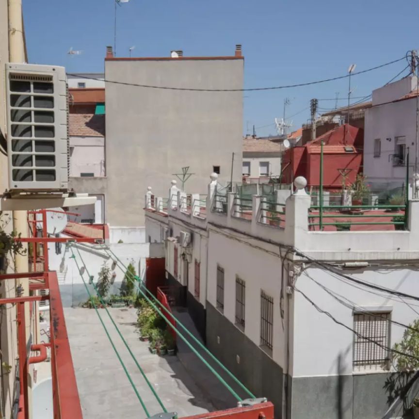 2-bedroom apartment for rent in Berruguete, pets/smoking allowed - Photo 1