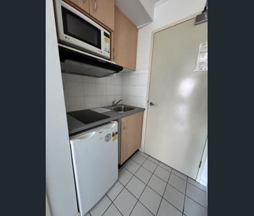 Unfurnished 1B/1B Apartment in the Heart of Melbourne CBD - Photo 4