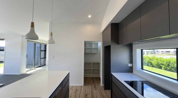 Stunning Four Bedroom Home - Photo 1