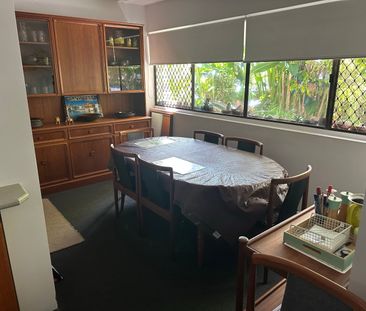 Broadbeach Waters - Photo 2