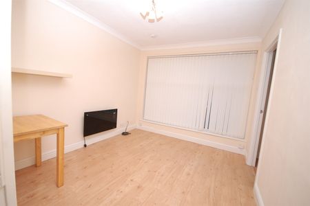 1 bed apartment to rent in Belsay Gardens, Gosforth, NE3 - Photo 4