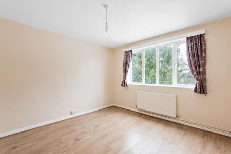 4 bedroom detached house to rent - Photo 3