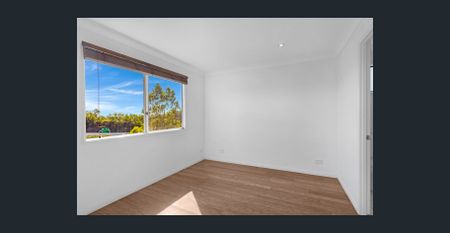 Dual Living Opportunity in Burleigh Heads – Spacious, Versatile & Ideal for Extended Families - Photo 5