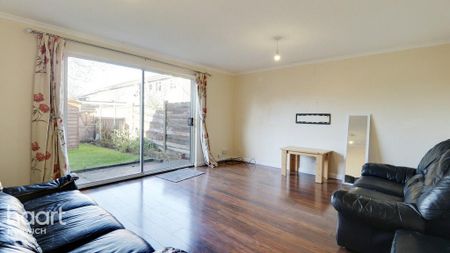 3 bedroom detached house to rent - Photo 2