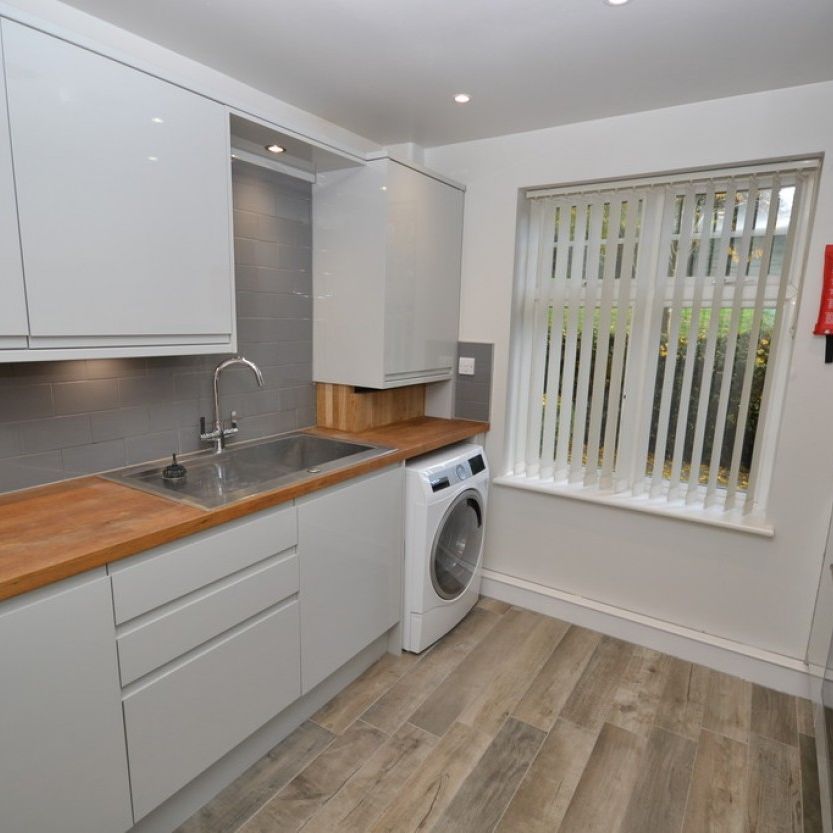 2 bed Ground Floor Flat for Rent - Photo 1