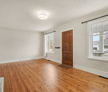 For Lease - 8 Carlotta Avenue, Vanier and Kingsview Park, Ontario - Photo 4