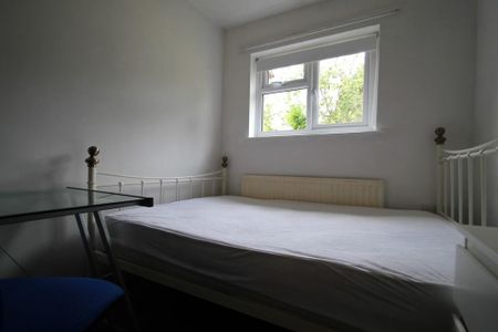 6 bedroom semi-detached house to rent - Photo 5