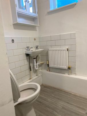 3 Bed Terraced House, Boxley Street, E16 - Photo 1