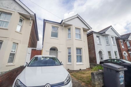 5 Bedroom House To Rent in Charminster - £2,400 pcm Tenancy Info - Photo 4