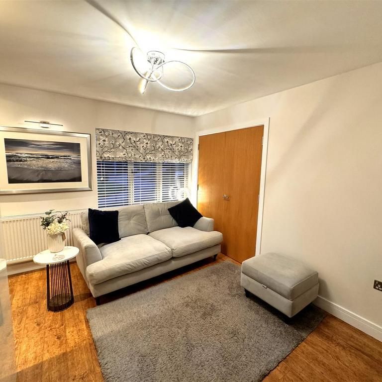 1 bedroom penthouse to rent - Photo 1