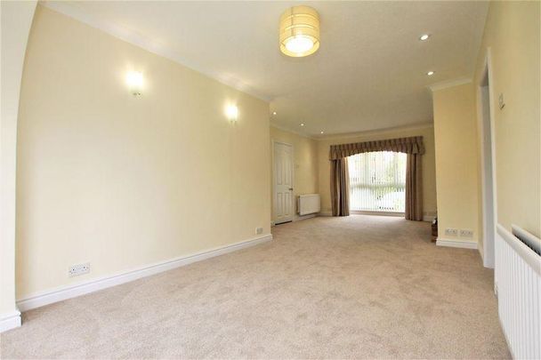 3 bedroom bungalow to rent - Photo 1