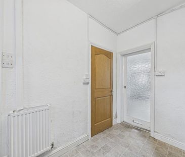 2 bedroom end of terrace house to rent - Photo 4