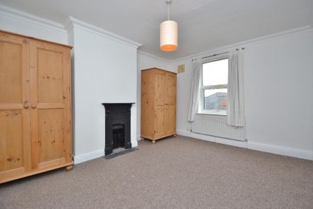 3 bedroom terraced house to rent - Photo 4