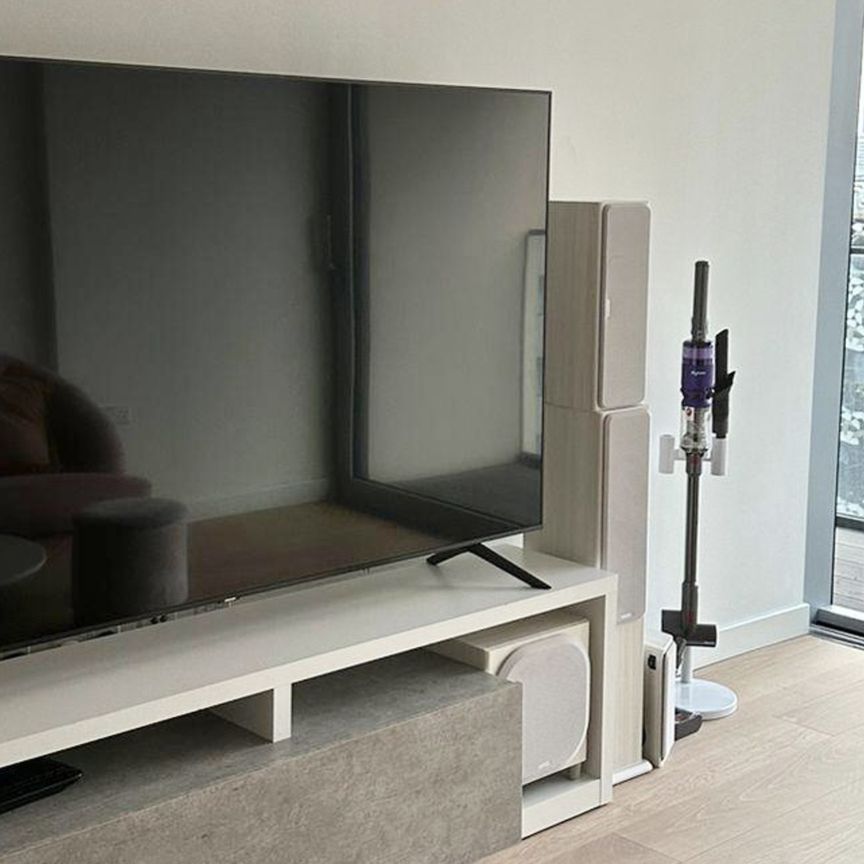 10 Cutter Lane, Greenwich, London, SE10 - Photo 1