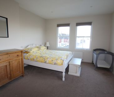 3 bed flat to rent in Lake House, High Street, Battle - Photo 4