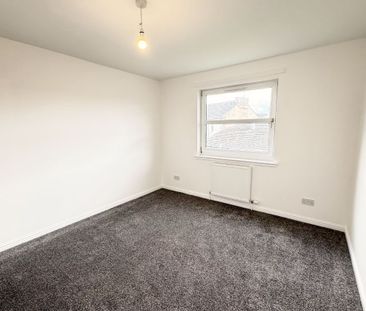 2 Bed, First Floor Flat - Photo 5