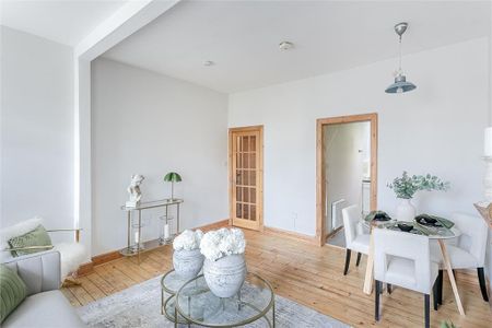 2 bedroom flat to rent - Photo 2